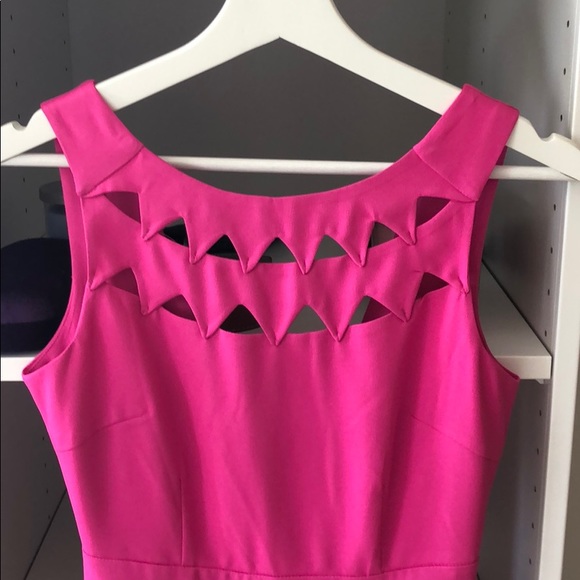 NWOT Lulus bright pink low back dress. - Picture 2 of 3